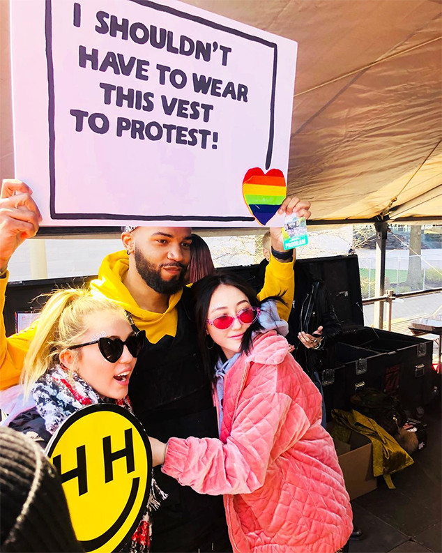 Noah Cyrus, Miley Cyrus, March for Our Lives, 2018 Noah Cyrus, Miley Cyrus, March for Our Lives, 2018